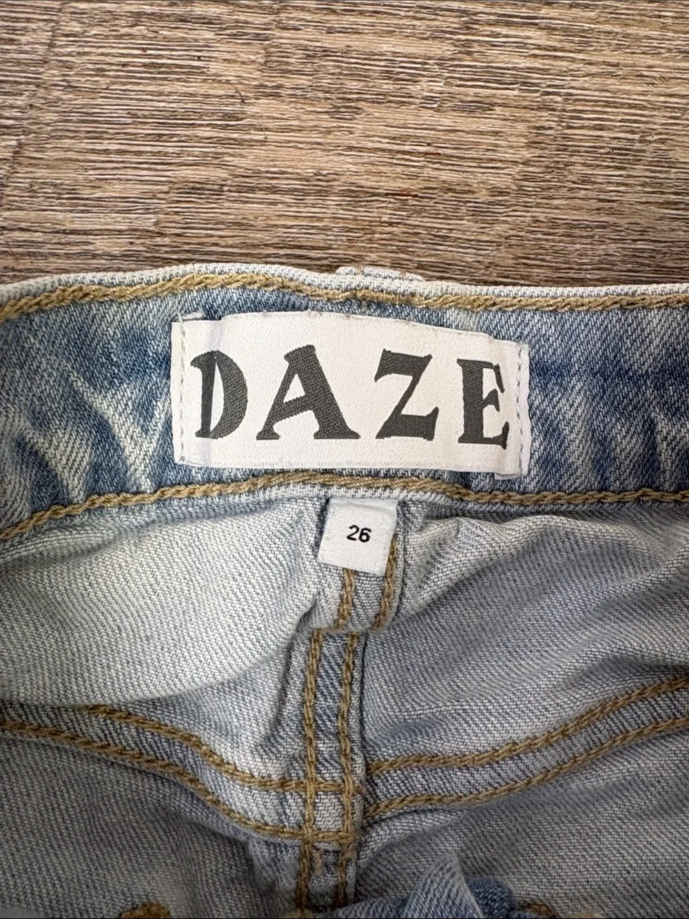 DAZE Tough Love High Rise Distressed Denim Shorts Light Wash Size 26